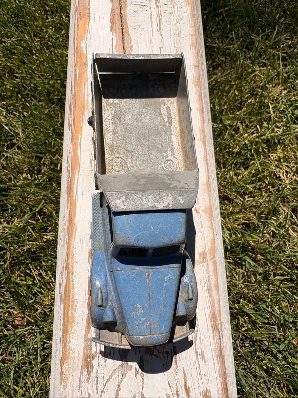 Vintage TootsieToy Chicago Mack L-Line dump truck
